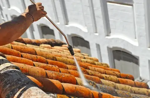 Nettoyage de toitures - Faulquemont